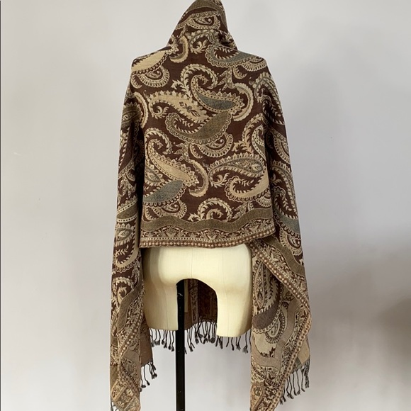 Brown paisley shawl - Picture 3 of 4